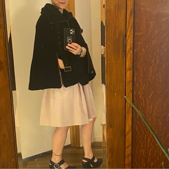 Unique Luii Black Wool Zippered Cape with Buckle Details and Pockets, Size Small - Picture 2 of 5